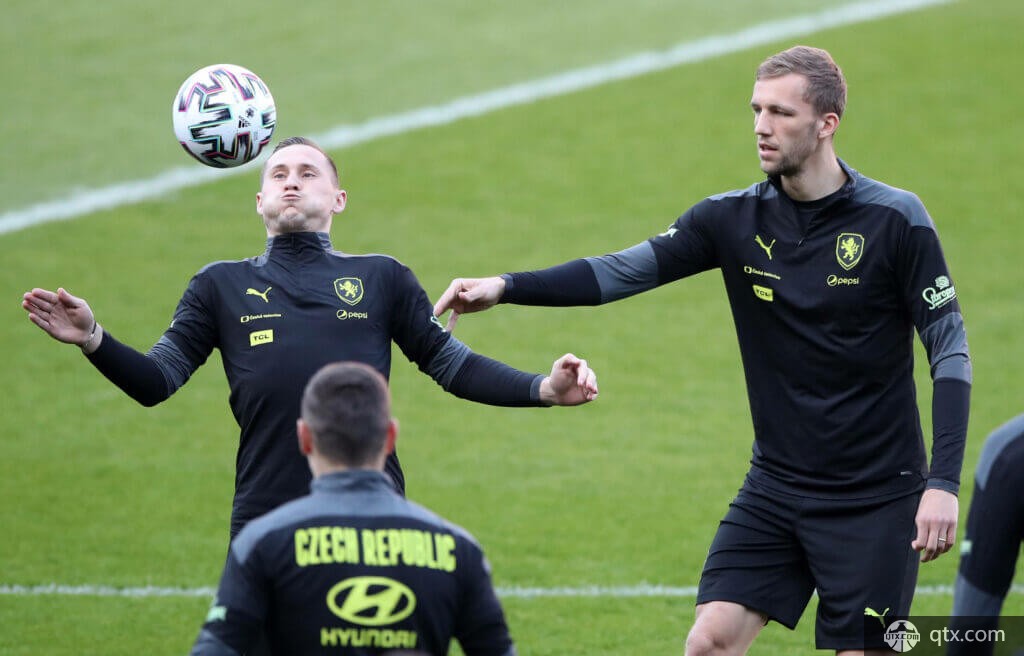 更强硬的对 更强硬的对