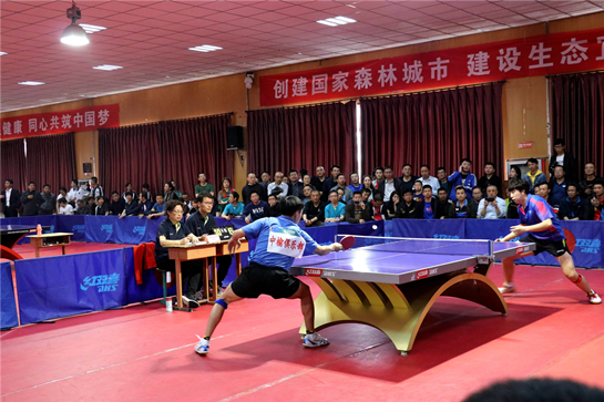 相比之下 相比之下